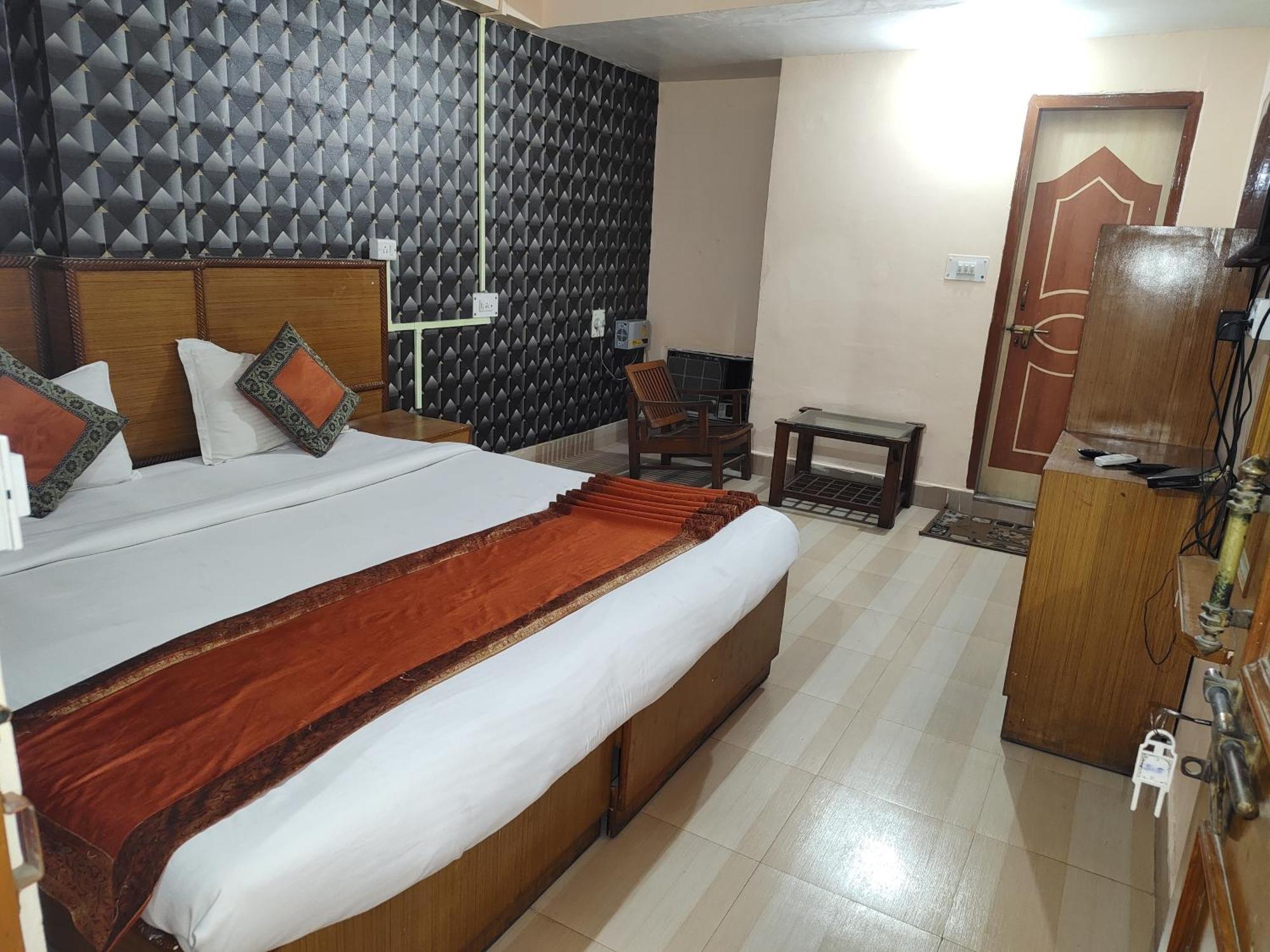 Hotel Divya Варанасі Екстер'єр фото