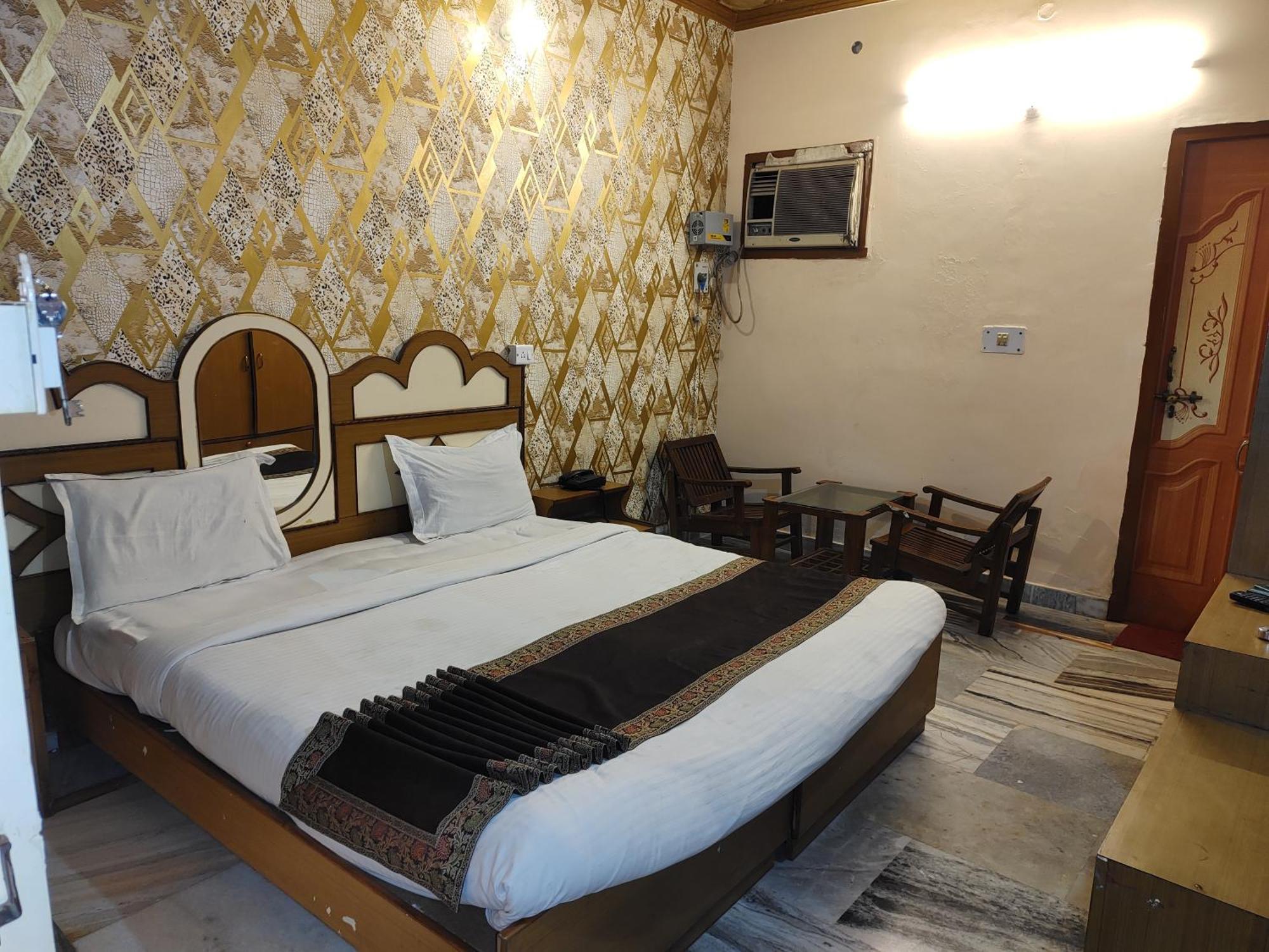Hotel Divya Варанасі Екстер'єр фото