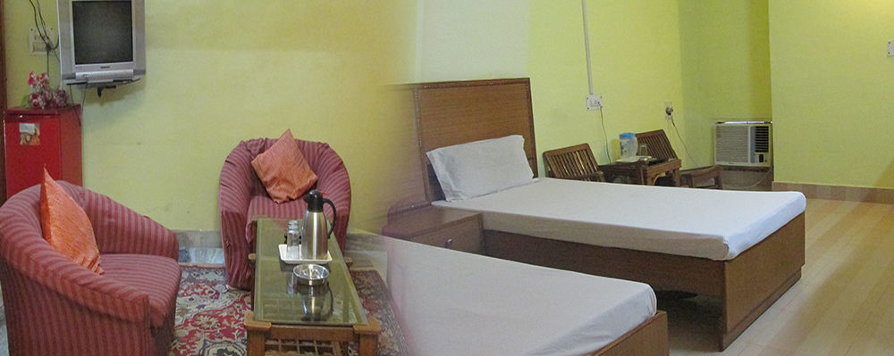 Hotel Divya Варанасі Екстер'єр фото